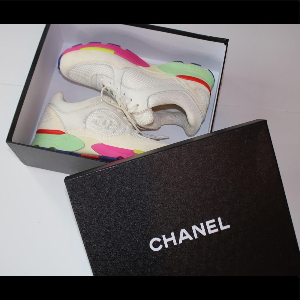 Women Chanel Sneakers SZ 39